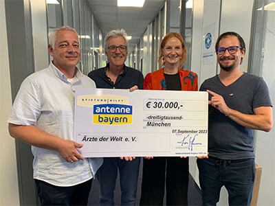 https://www.antenne-bayern-hilft.de/wp-content/uploads/2023/09/Aerzte-der-Welt_komp.jpg